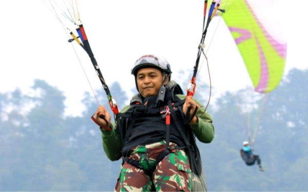 Thumbnail Koptu Laminto, Prajurit TNI Kodim 0818 Juara 2 Paralayang Danlanud Iswahyudi Cup 2025