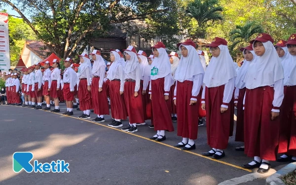 Thumbnail Berita - Semangat Kemerdekaan, Pelajar Bondowoso Unjuk Disiplin Lewat Lomba PBB