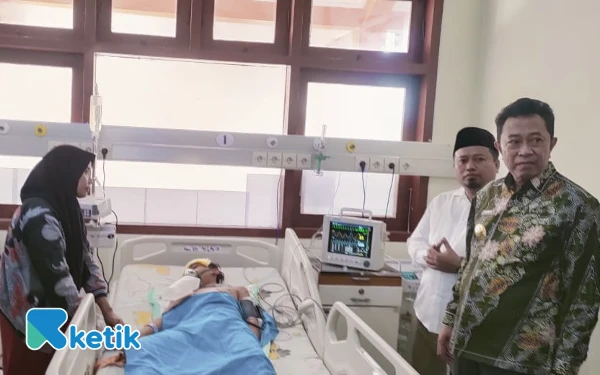 Thumbnail Berita - Usai Insiden Penusukan Siswa SMP, Bupati Bondowoso Pastikan Penanganan Menyeluruh dan Evaluasi Sistem Keamanan Sekolah