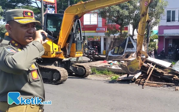 Thumbnail Penertiban Bangunan Liar Gedangan Berlanjut Normalisasi Saluran dan Pelebaran Jalan