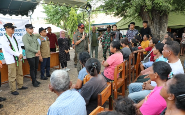Thumbnail Kepala BNPB Dampingi Menko PMK Pratikno Pantau Pengungsi Erupsi Gunung Lewotobi Laki-Laki Flores Timur