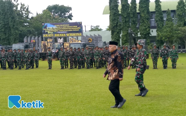 Thumbnail Berita - Bupati Malang Lepas 310 Prajurit Yonzipur 5/ABW ke Aceh, Buka Akses Jalan untuk Logistik