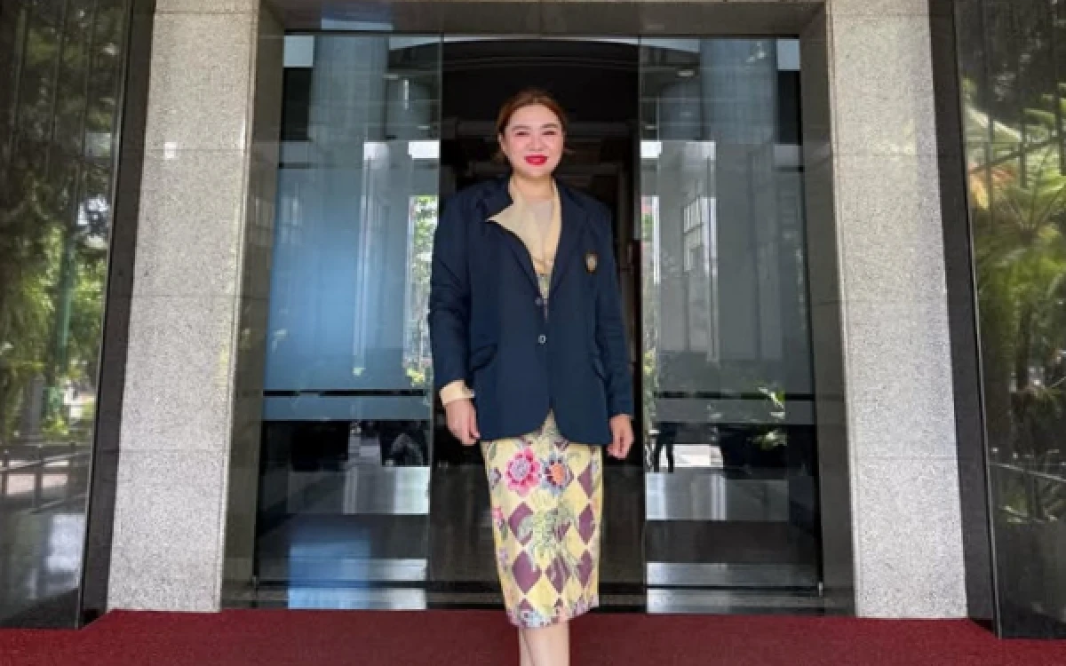 Thumbnail Berita - Jemput Mimpi yang Tertunda, Vicky Shu Lanjut S2 Magister Wawasan Pertahanan Nasional di UB