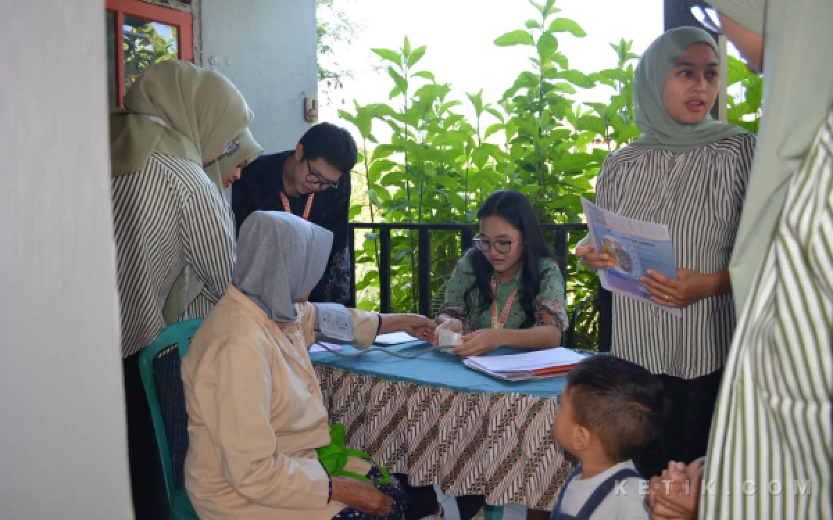 Thumbnail Berita - Mahasiswa KKN FIA UB Dorong Kesehatan Warga dan Kebahagiaan Lansia di Desa Junrejo Kota Batu