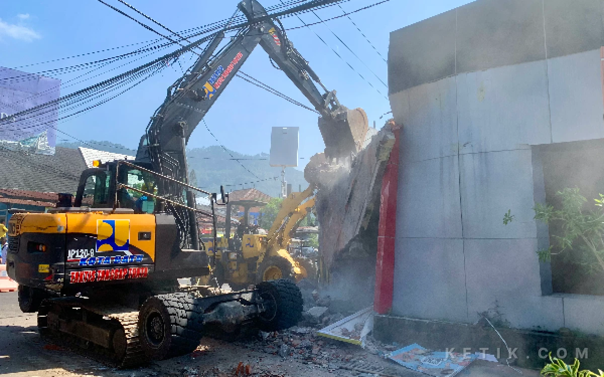Thumbnail Berita - Pemkot Batu Kaji Relokasi PKL Patih, Temukan Banyak Pedagang Tak Bayar Sewa