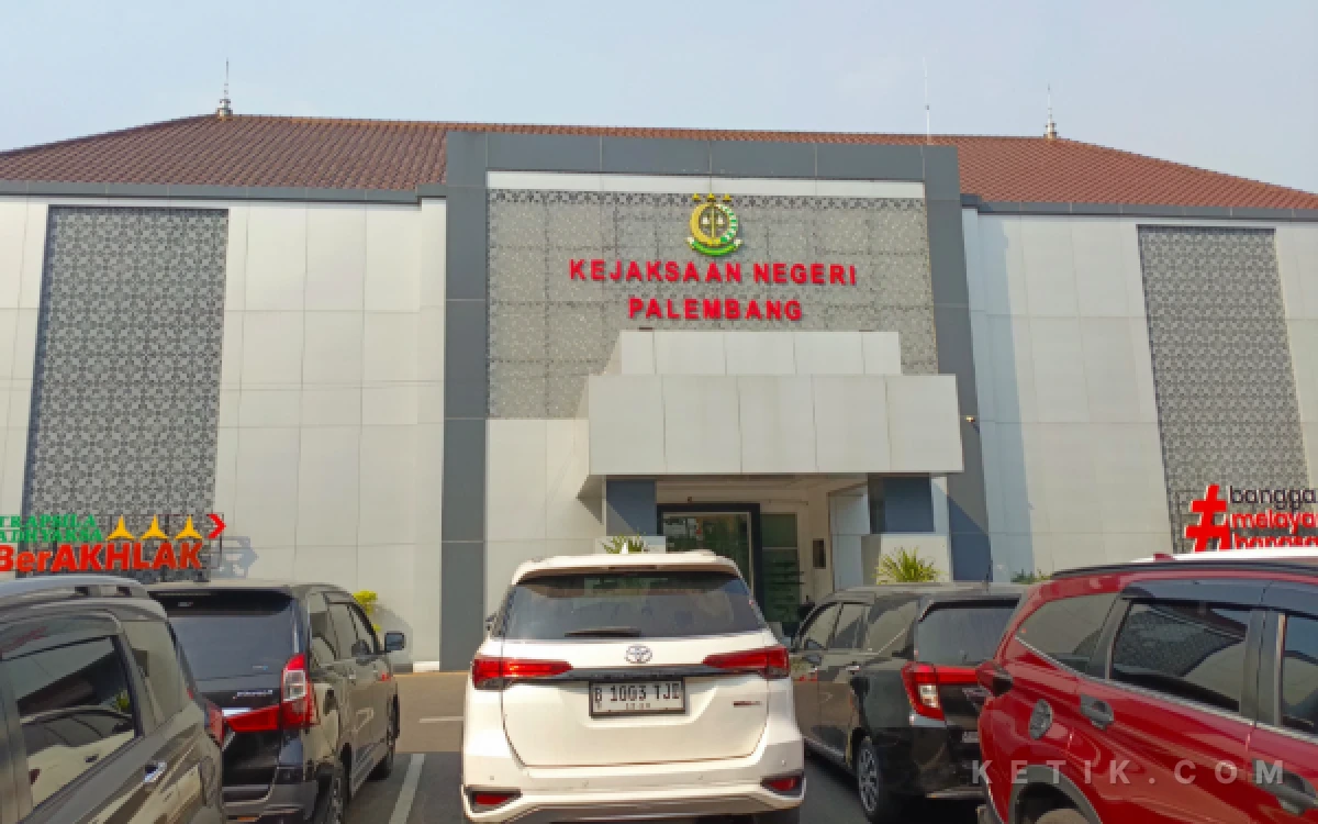 Thumbnail Berita - Usut Kasus Dugaan Korupsi Lampu Jalan Palembang, Dua Anggota DPRD Diperiksa Kejari