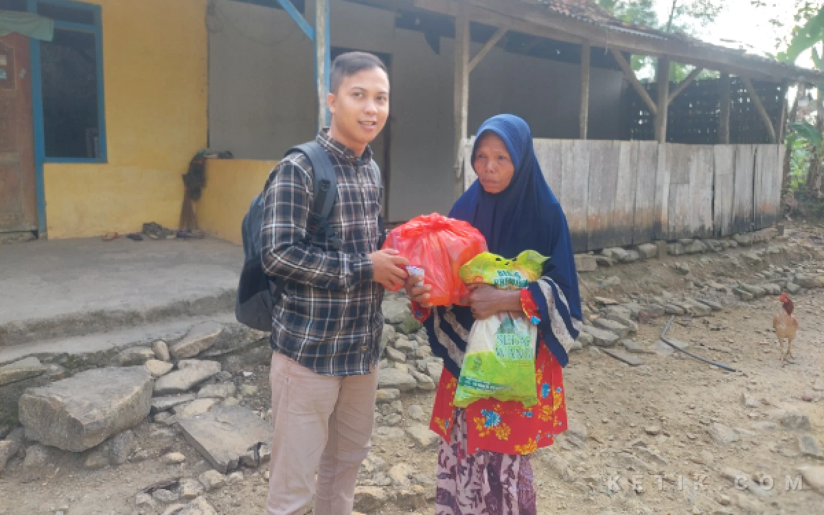 Thumbnail Berita - Sambut HUT Ke-16, Bank Sampang Tebar Kepedulian hingga Pelosok Desa