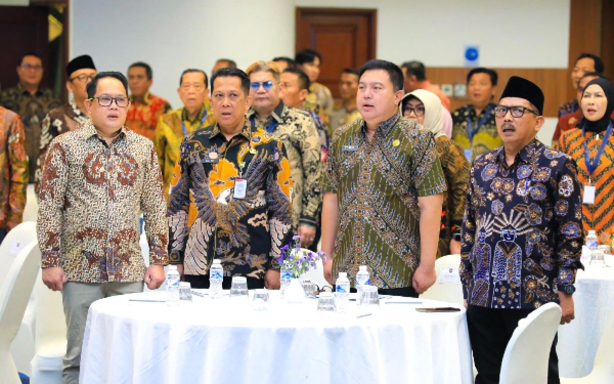 Thumbnail Berita - Kawal Pembangunan Daerah, Sekdaprov Jatim Dorong Sinergi Eksekutif-Legislatif