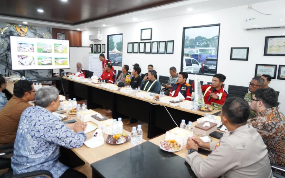 Thumbnail Berita - Sekolah Rakyat di Kabupaten Kediri Hampir Jadi! Bupati Mas Dhito Warning: Jangan Sampai Salah Sasaran!