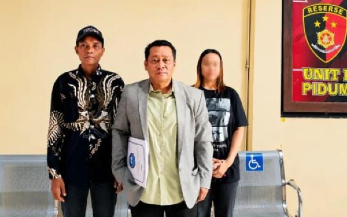 Thumbnail Berita - Batal Nikah, Mantan Kekasih Laporkan Catin Pria ke Polres Pacitan, Begini Kronologinya