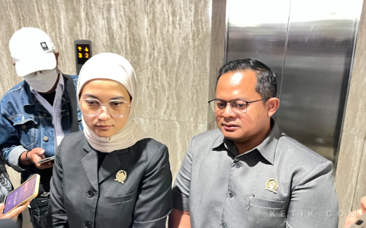 Foto Ketua dan Wakil Ketua II DRPD Kota Malang menjelaskan penyebab SILPA di APBD 2025. (Foto: Lutfia/Ketik.com)