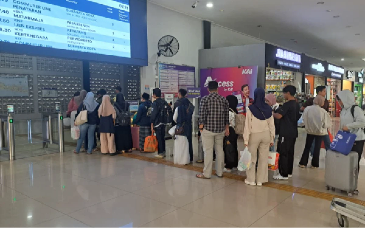Thumbnail Berita - 35 Ribu Penumpang Padati Stasiun Malang Selama Libur Panjang Maulid Nabi