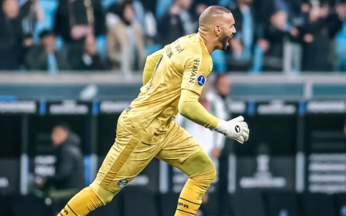 Thumbnail Weverton: Brasil Harus Buang Ego Jika Ingin Juara Dunia Lagi