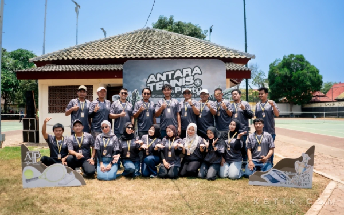 Thumbnail Berita - Perdana Digelar Terbuka, Antara Tennis Party 2026 Tuban Sedot 120 Pasangan dari Jakarta hingga Jateng