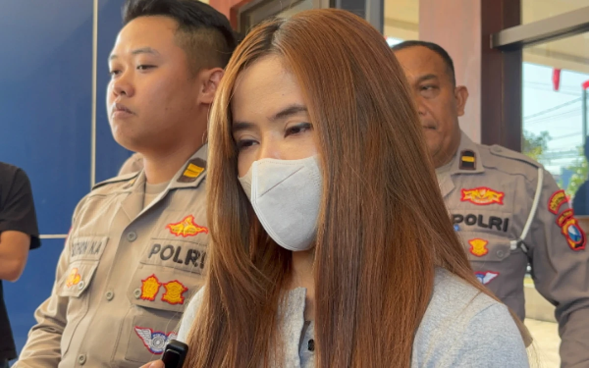 Thumbnail Berita - Pengemudi Outlander yang Tewaskan 1 Orang di Sekitar Grahadi Surabaya Ditetapkan Tersangka