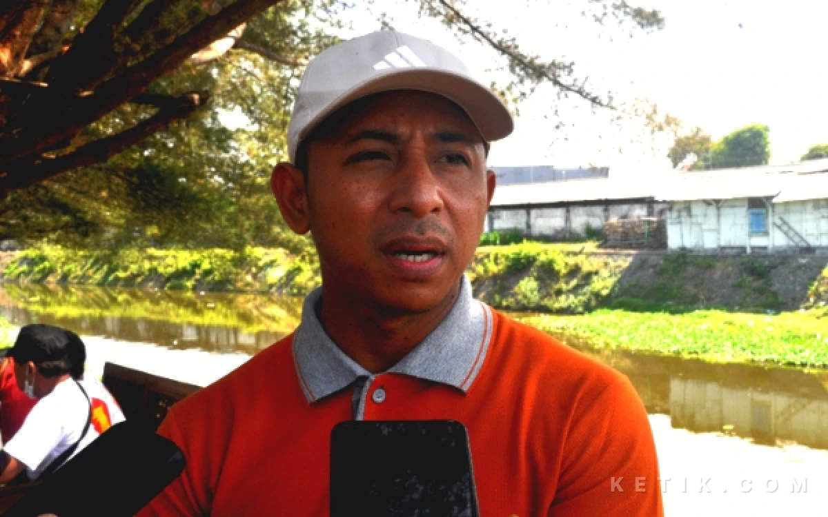 Thumbnail Berita - Tindak Lanjuti Arahan Presiden, DLH Tulungagung Bersihkan Sungai Ngrowo secara Berkelanjutan