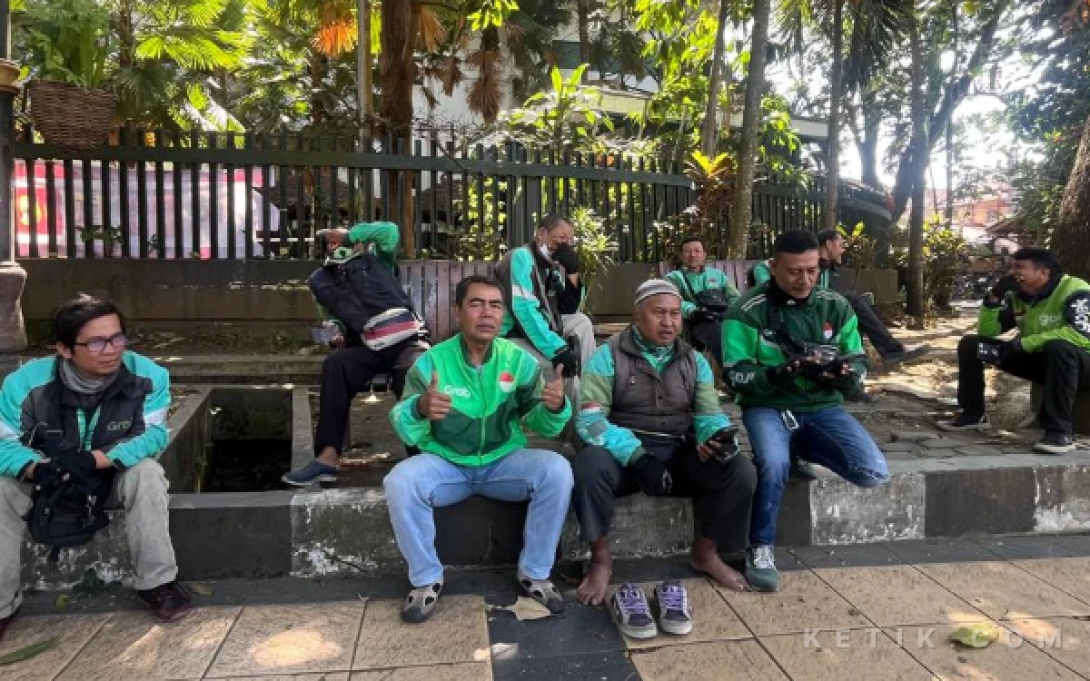 Thumbnail Berita - Harga Pertamax Bikin Ojol Kota Malang Boncos, Lihat Display SPBU Langsung Pening