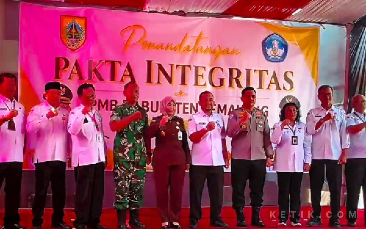 Thumbnail Berita - Bupati Pemalang Teken Pakta Integritas SPMB 2026