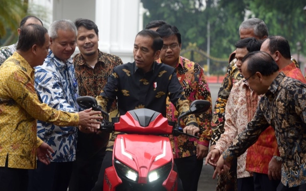 Thumbnail Subsidi Motor Listrik Berlaku Hari Ini, Ada yang Tinggal Rp9 Jutaan