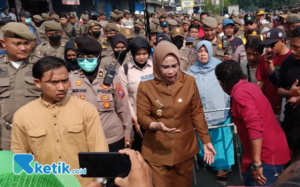 Thumbnail Berita - Wabup Sidoarjo Mimik Idayana Datang, Muncul Rencana Relokasi PKL Pepelegi