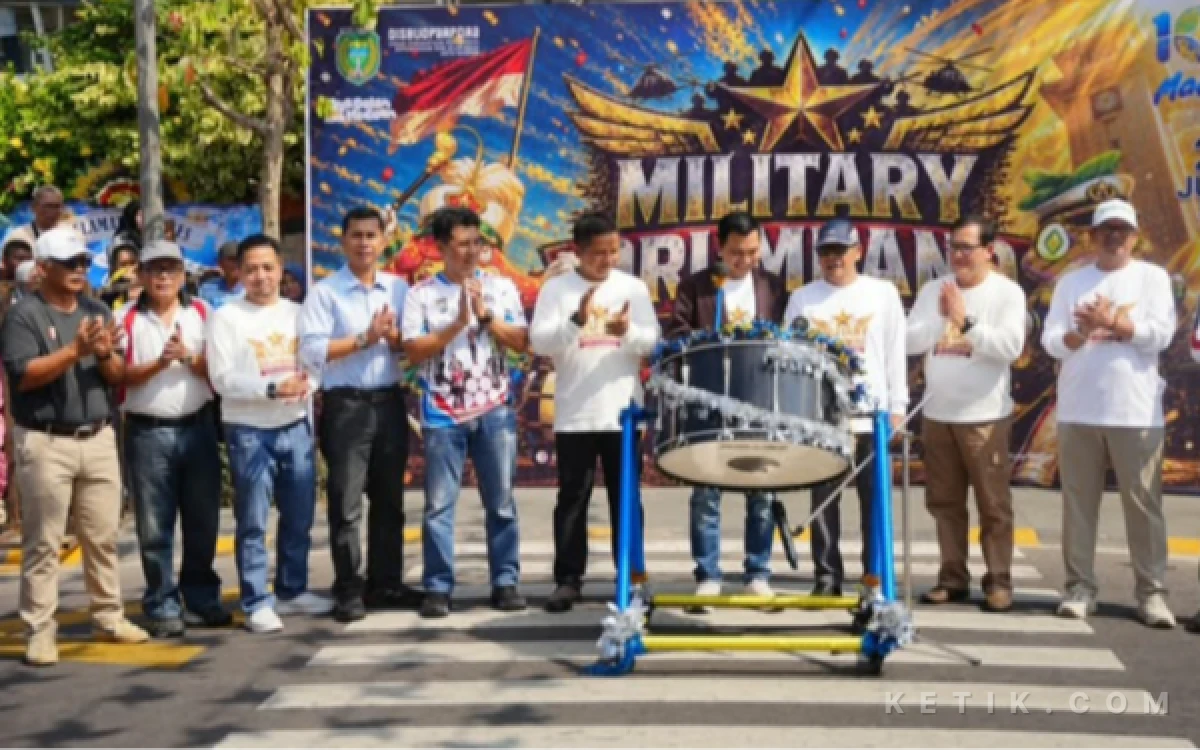 Thumbnail Berita - Tampil Memukau! Sembilan Peserta Parade Military Drumband Sukses Membius Masyarakat Kota Madiun