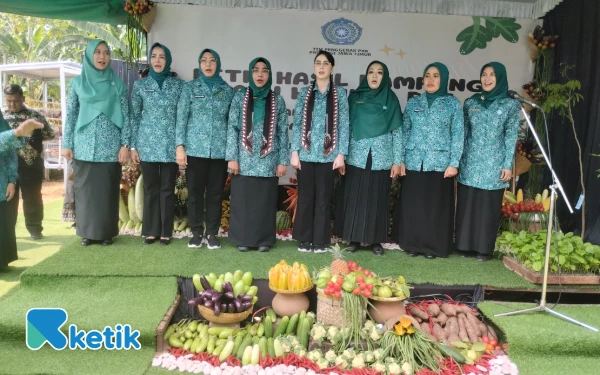 Thumbnail Berita - Wakil Ketua DPRD Jatim Sri Wahyuni Kagum Inovasi PKK Desa Guyangan Bojonegoro: Buka Peluang Ekonomi Baru