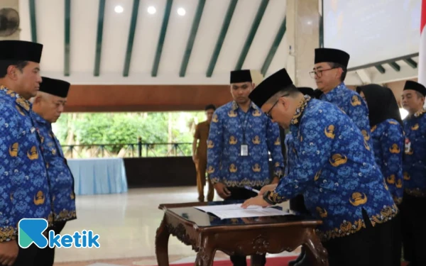 Thumbnail Hadiri Pelantikan PAW Pengurus Korpri, Bupati Malang Tegaskan Pesan Mengabdi Tanpa Pamrih
