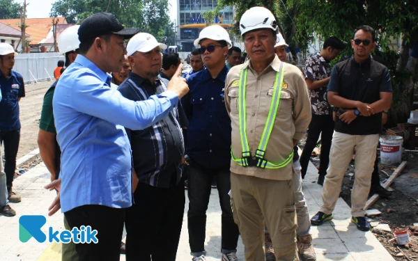 Sidak Proyek Alun-Alun Sidoarjo Rp 24,5 M, Bupati Subandi Kesal Kinerja PT Samudra Anugrah