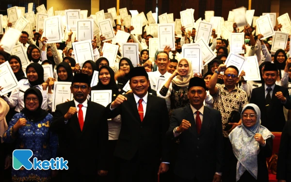 Serahkan SK 324 PPPK, Bupati Sidoarjo Subandi: Jadilah Pelayan Publik yang Terbaik!