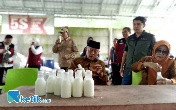 Thumbnail Produksi Susu Kambing 60 Liter Perhari, Bupati Malang Puji Peternak Milenial di Bululawang