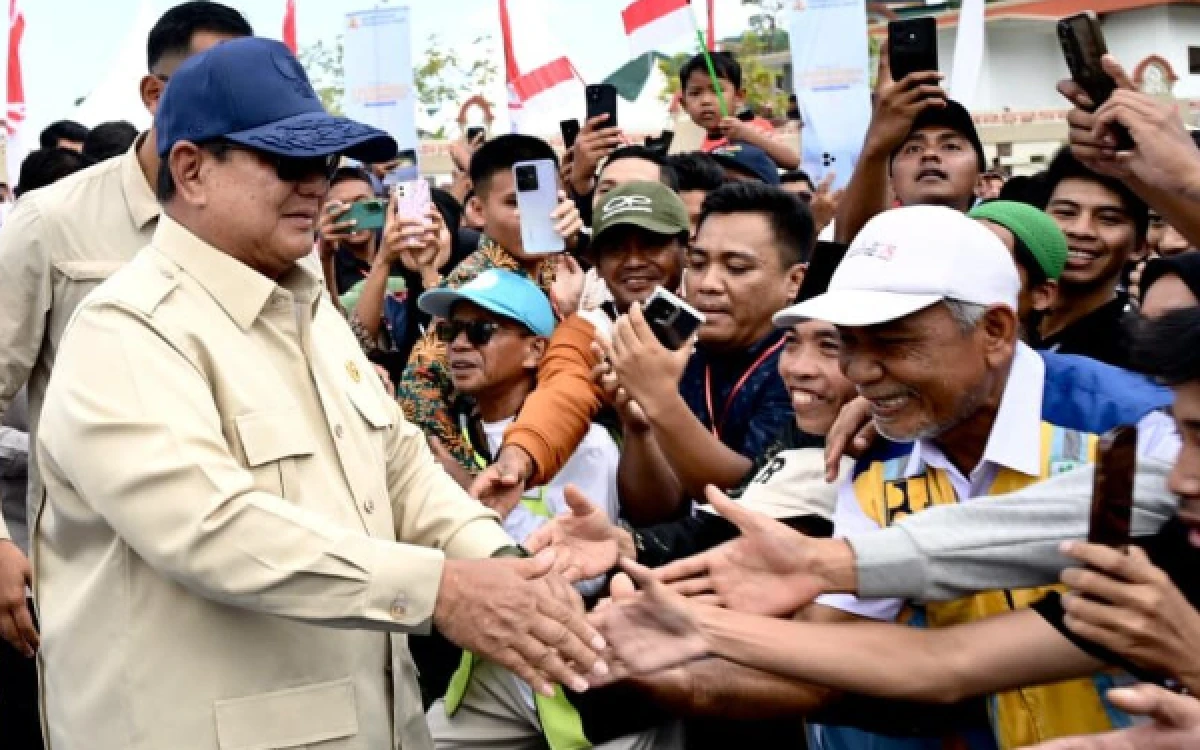 Thumbnail Berita - Siapkan Pinjaman Berbunga Murah di KDKMP, Prabowo Ingin Putus Mata Rantai Bank Plecit