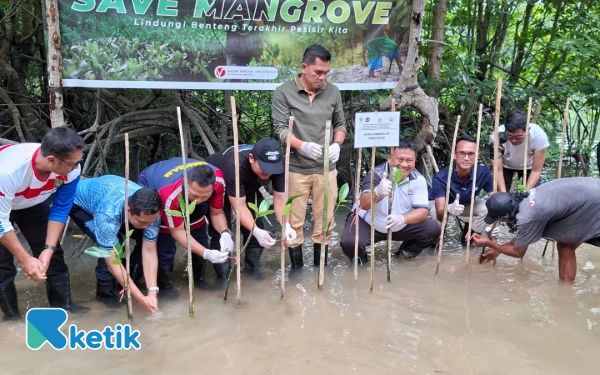 Thumbnail Berita - Bulan Bhakti PSDKP Ke-25, PSDKP Batam Tanam 200 Bibit Mangrove