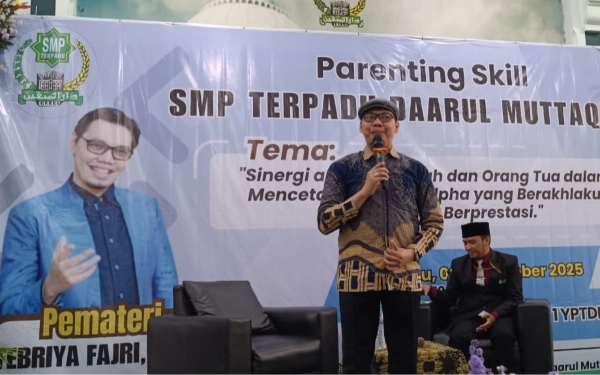Thumbnail SMP Terpadu Daarul Muttaqien Surabaya Ajak Orang Tua Berkolaborasi dalam Mendidik Anak Lewat Pelatihan Parenting