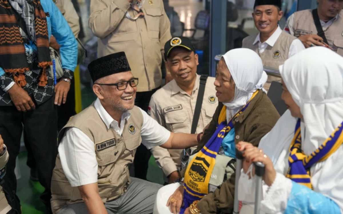 Thumbnail Berita - Lepas Kepulangan Jemaah Haji Indonesia, Menhaj Mohon Maaf Atas Kekurangan Pelaksanaan Haji Tahun Ini