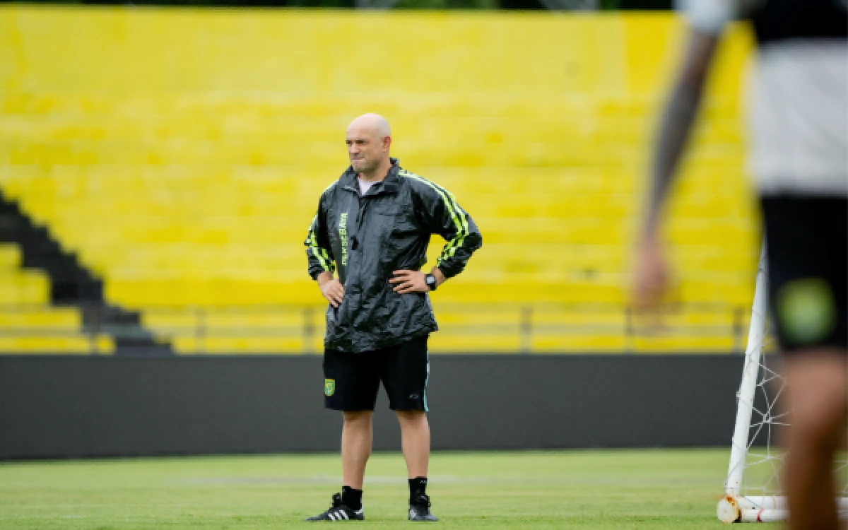 Thumbnail Berita - Tak Ada Pemain Persebaya di Timnas Indonesia! Bernardo Tavares: Harus Kerja Keras