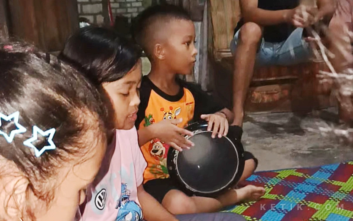 Thumbnail Bangun Karakter Sederhana, Tanamkan Iman Lewat Lantunan Shalawat