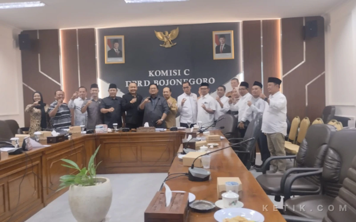 Thumbnail Berita - DPRD Bojonegoro Komisi C Ajak Dewan Pendidikan Jadi Mitra Strategis Penanganan Putus Sekolah