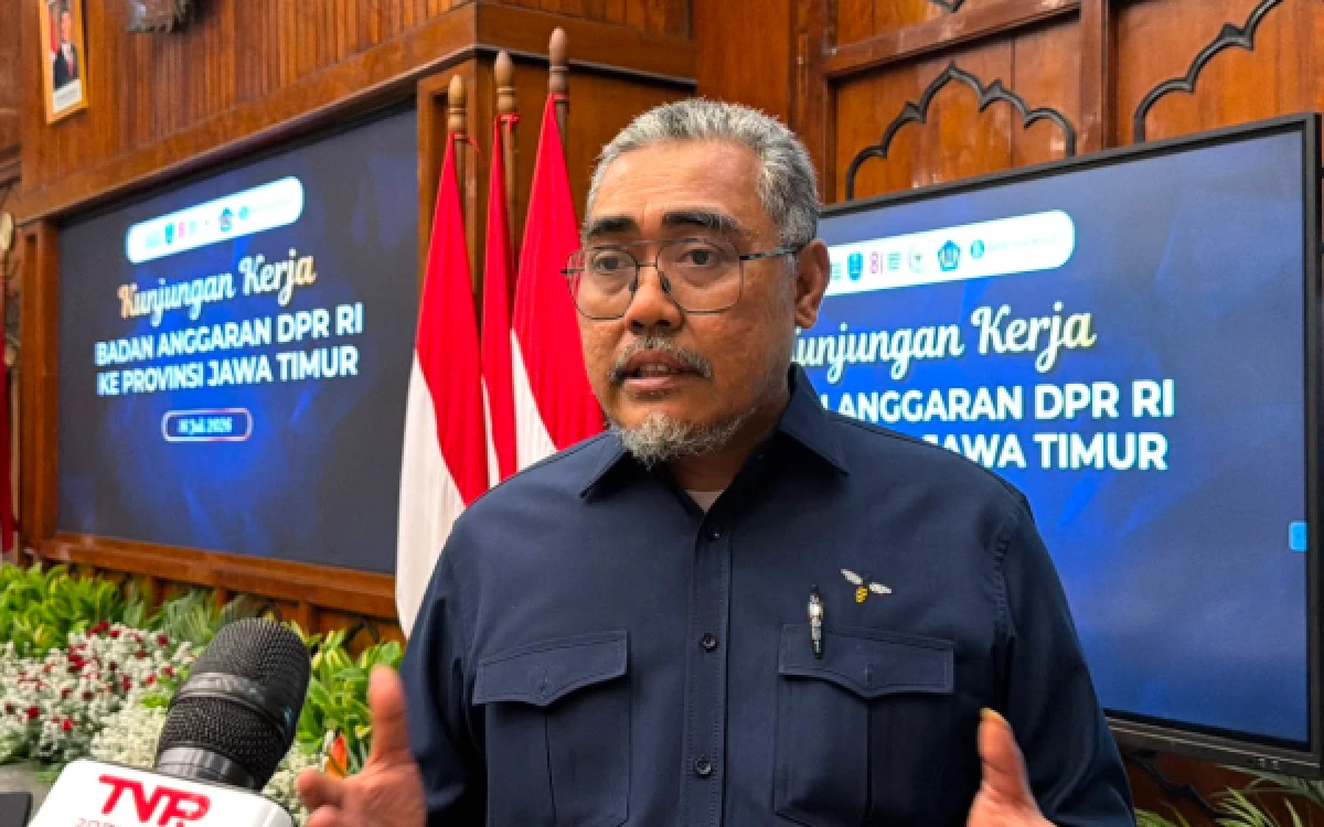Thumbnail Berita - Ekonomi Jawa Timur Tumbuh 5,96 Persen, Banggar DPR RI Soroti Efektivitas Transfer ke Daerah