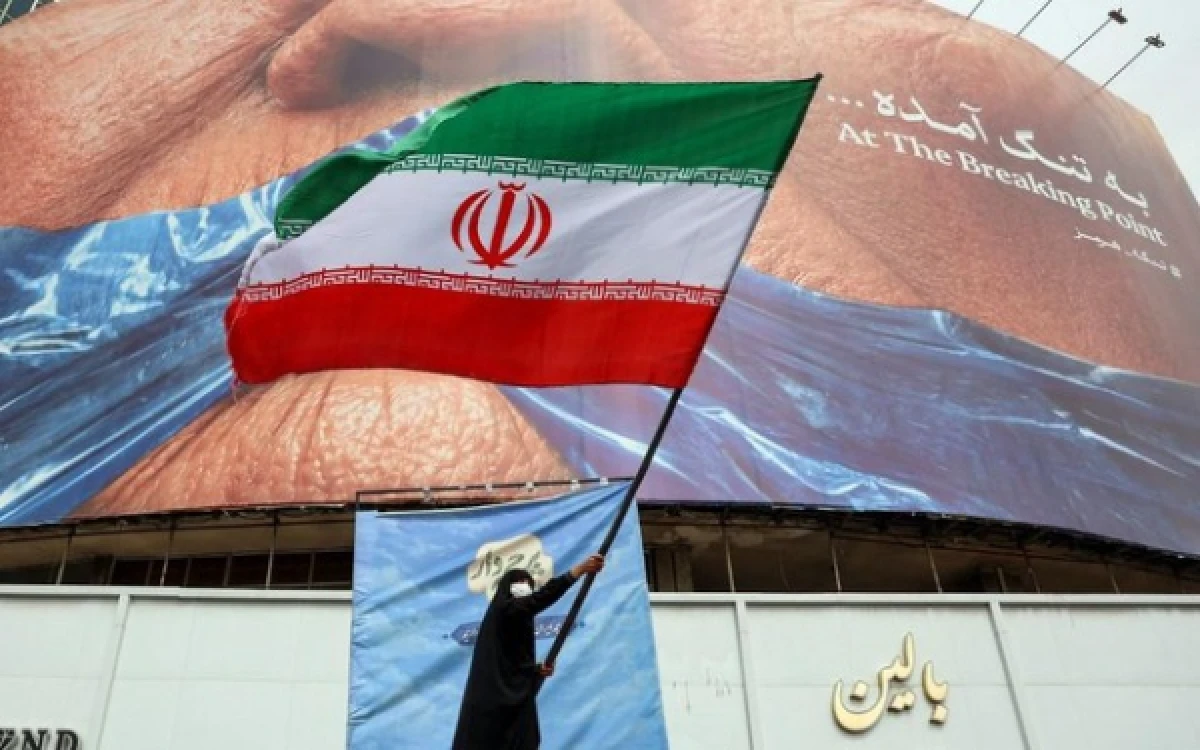 Thumbnail Berita - Iran Siaga Penuh, AS dan Israel Dikabarkan Siap Gempur Infrastruktur Energi