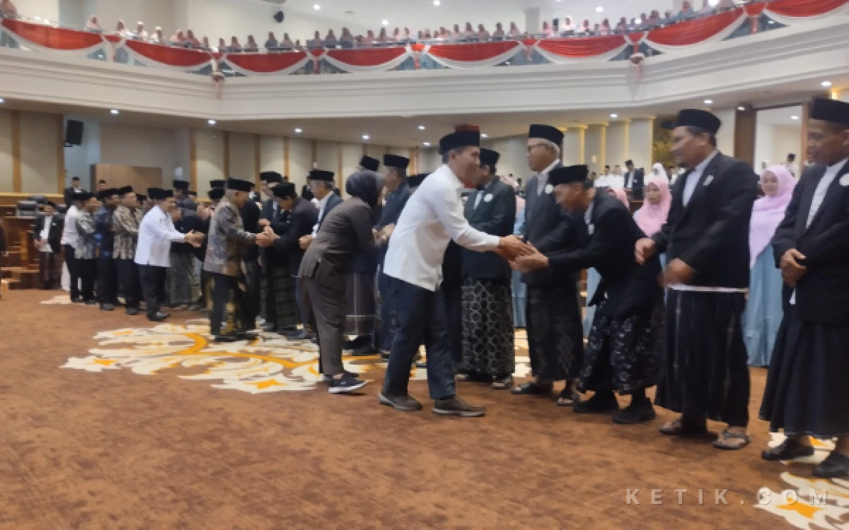 Thumbnail Berita - 430 Pengurus Ranting BKMM-DMI Bojonegoro Dikukuhkan, Bupati Harap Masjid Kian Makmur-Mandiri