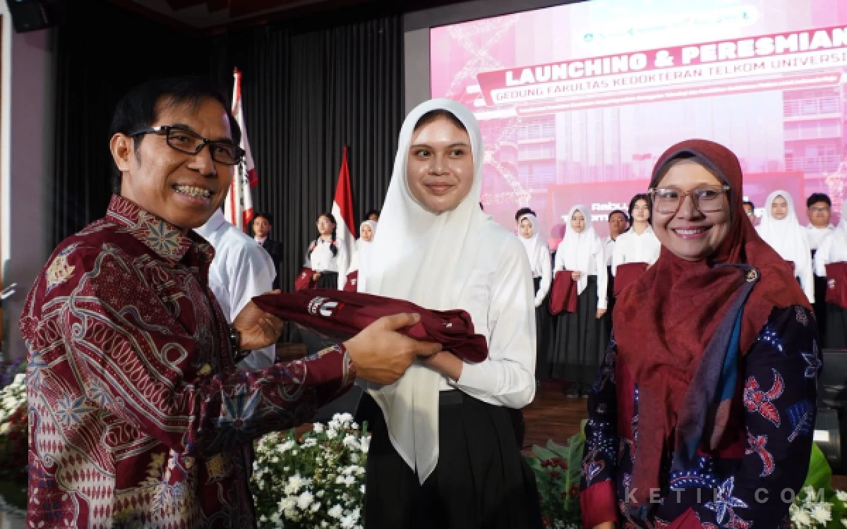 Thumbnail Berita - 26 Mahasiswa Jadi Angkatan Perdana FK Tel-U, 25 Diantaranya Penerima Beasiswa