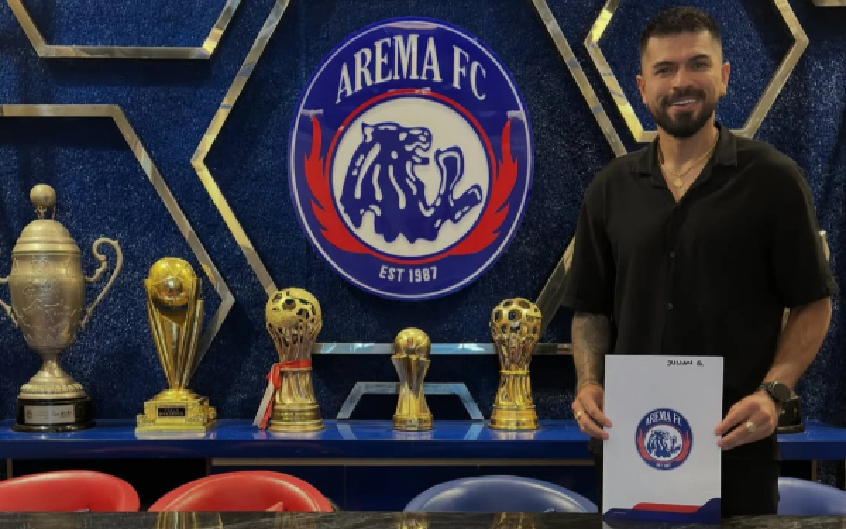 Thumbnail Berita - Arema FC Kunci Tiga Pemain Asing, Julian Guevara, Betinho, dan Matheus Blade Tetap Bersama Singo Edan