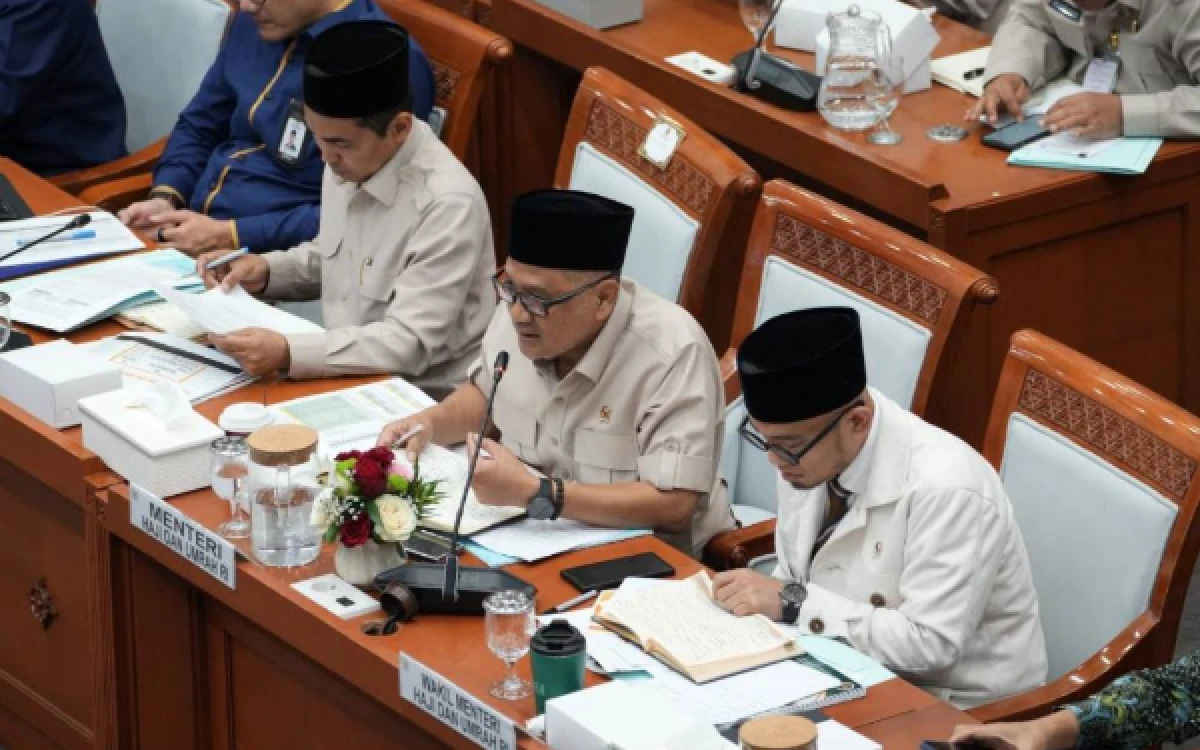 Thumbnail Berita - Kemenhaj Usulkan Biaya Haji 2027 Naik Jadi Rp107,3 Juta, Berikut Rinciannya