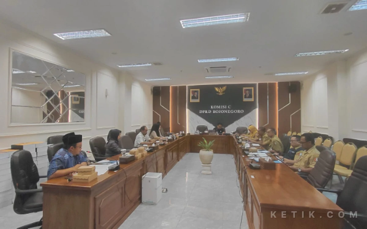 Thumbnail Berita - DPRD dan Dindik Bojonegoro Matangkan Program Sekolah Gratis hingga Kuliah Gratis