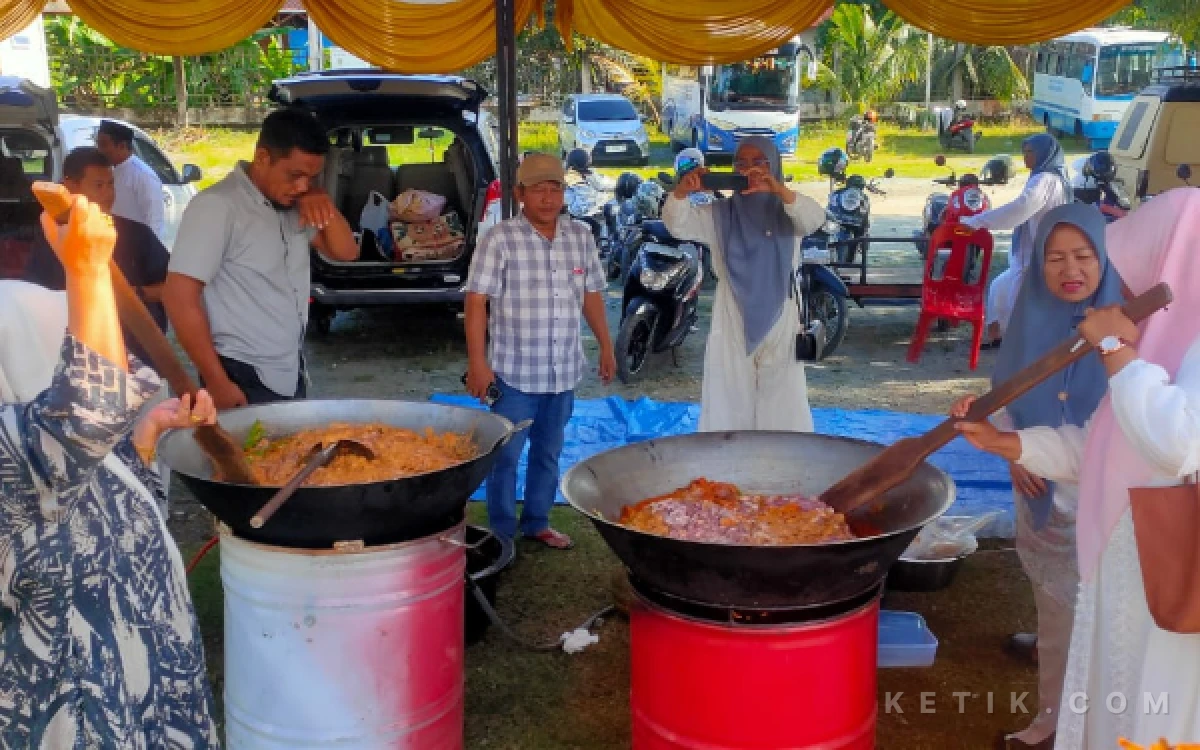 Thumbnail Berita - Maulid Nabi di Masjid Agung Abdya Meriah, "Kuah Beulangong" Jadi Menu Primadona