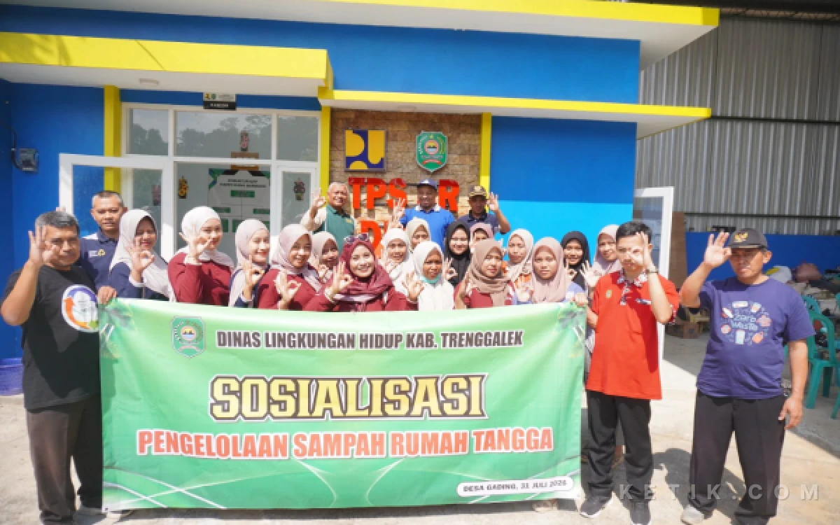 Thumbnail Berita - DLH Trenggalek Ajarkan Pengolahan Popok Bayi Bekas Jadi Media Tanam