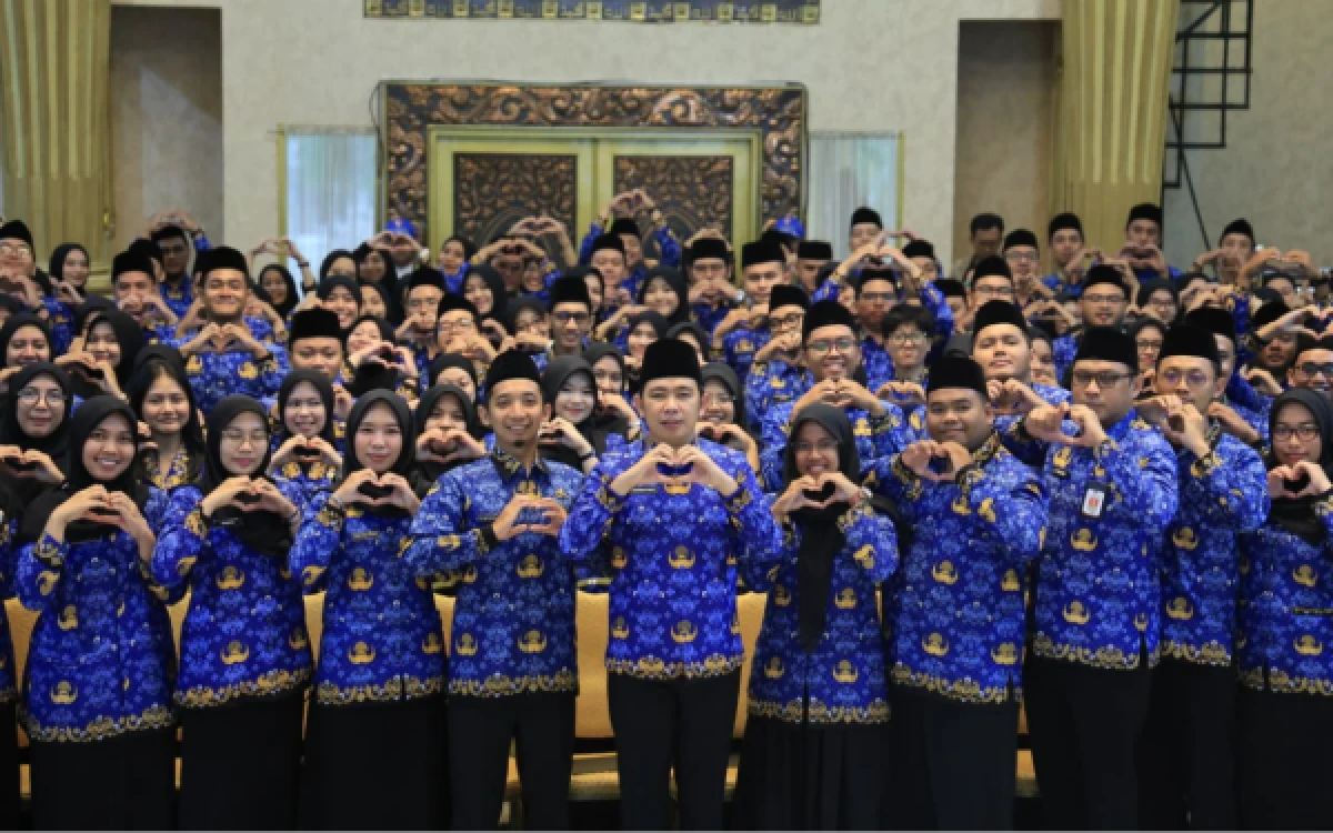 Thumbnail Berita - Inovatif, Bupati Jember Ajak 22 Ribu ASN Promosikan Potensi Daerah Lewat Media Sosial
