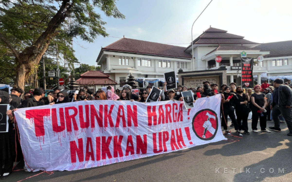 Thumbnail Berita - Demo 2 Tahun Prabowo-Gibran di Malang Dibayangi 40 Ormas, Dekan FISIP UB Ingatkan Bahaya Benturan Massa!