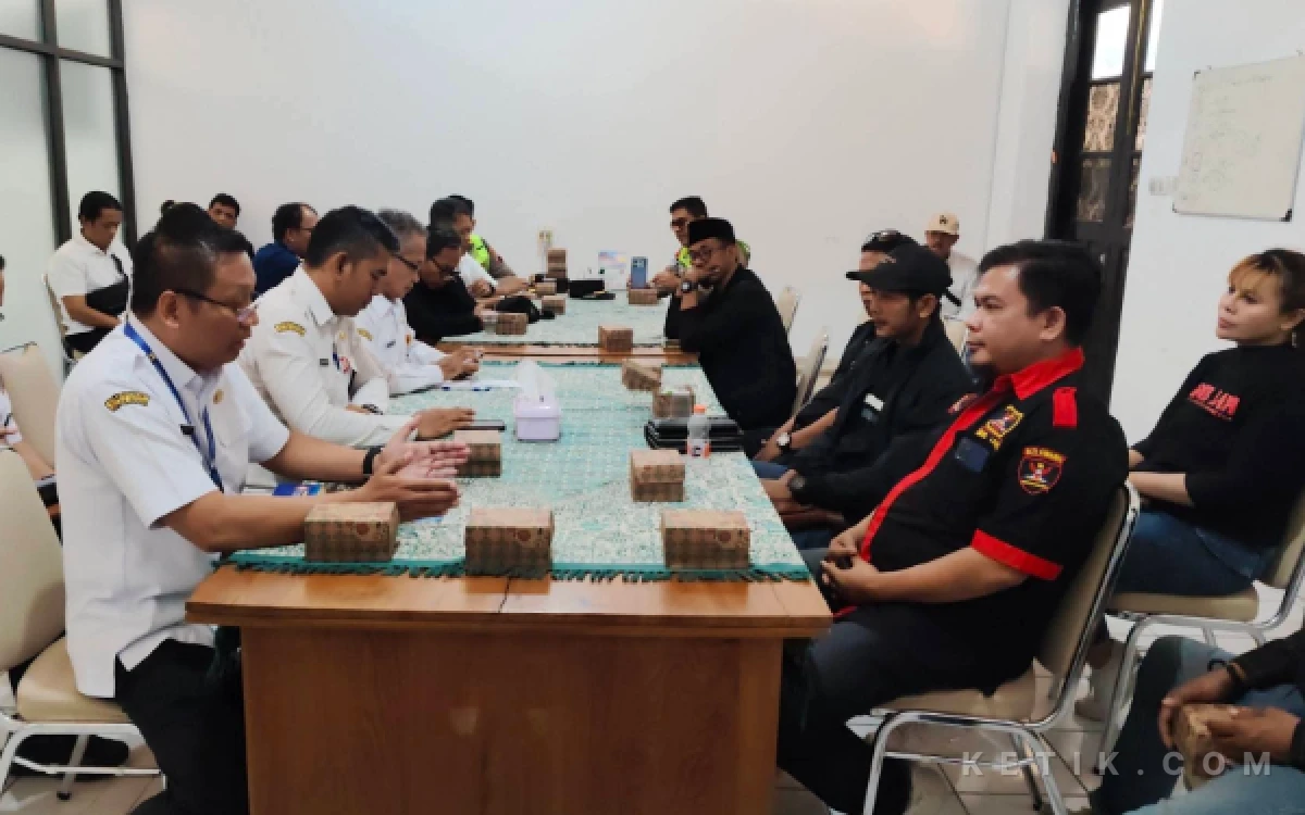 Foto Wakil Ketua I GRIB Jaya Pemalang, Jabidi saat audensi dengan Pemkab Pemalang bagian barang dan jasa, Rabu, 22 Juli 2026 (Foto: Slam/ketik.com)