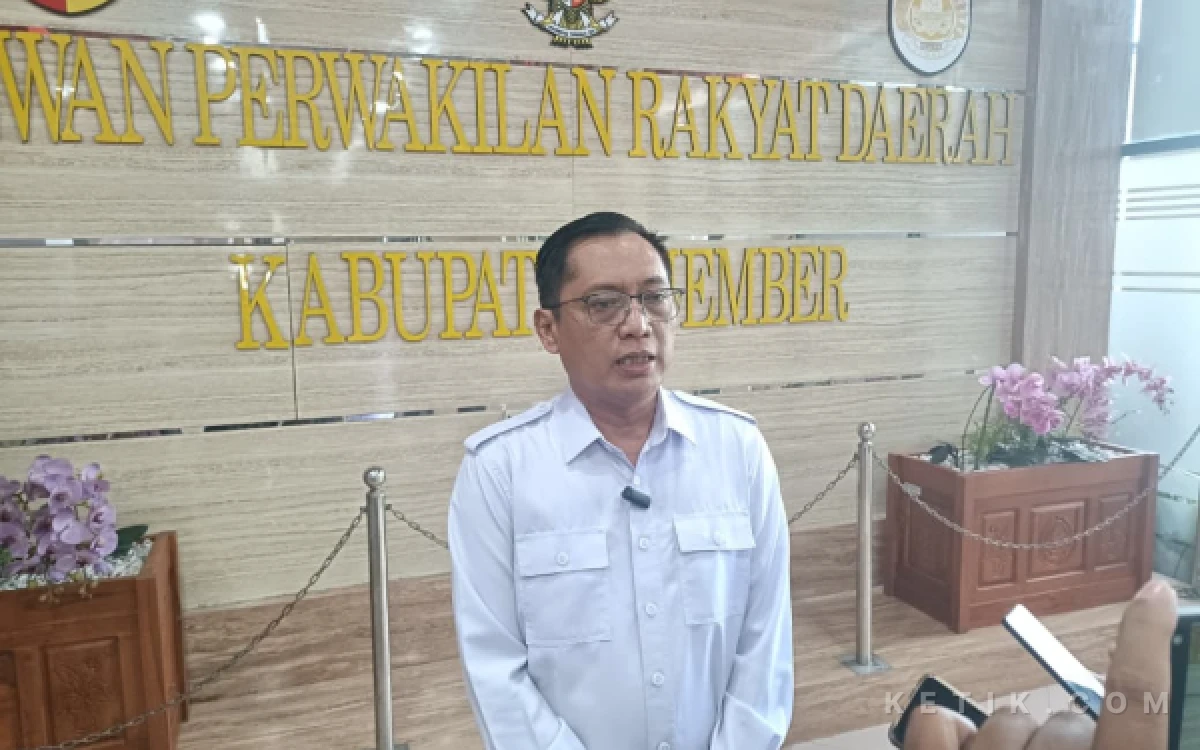 Thumbnail Berita - Ketua DPRD Jember Singgung Etika Anggota Dewan yang Main Game COC Saat Rapat